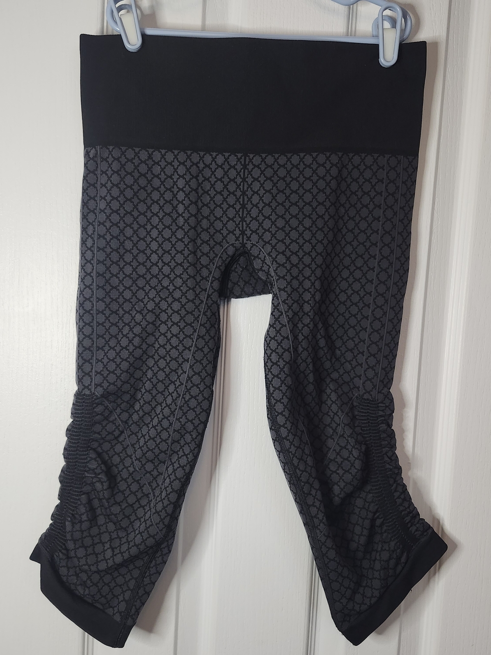 Lululemon In The Flow Crop II Leggings Sz 6